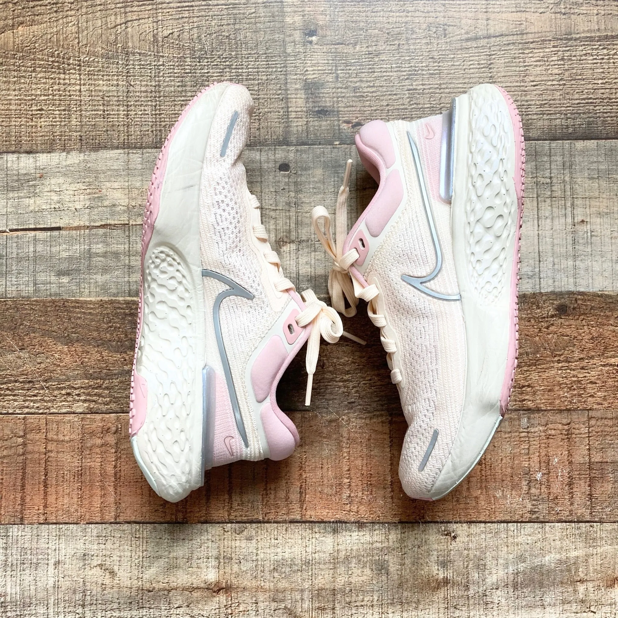 Pre-Owned Nike Pink ZoomX Invincible Run Sneakers- Size 8 (see notes)