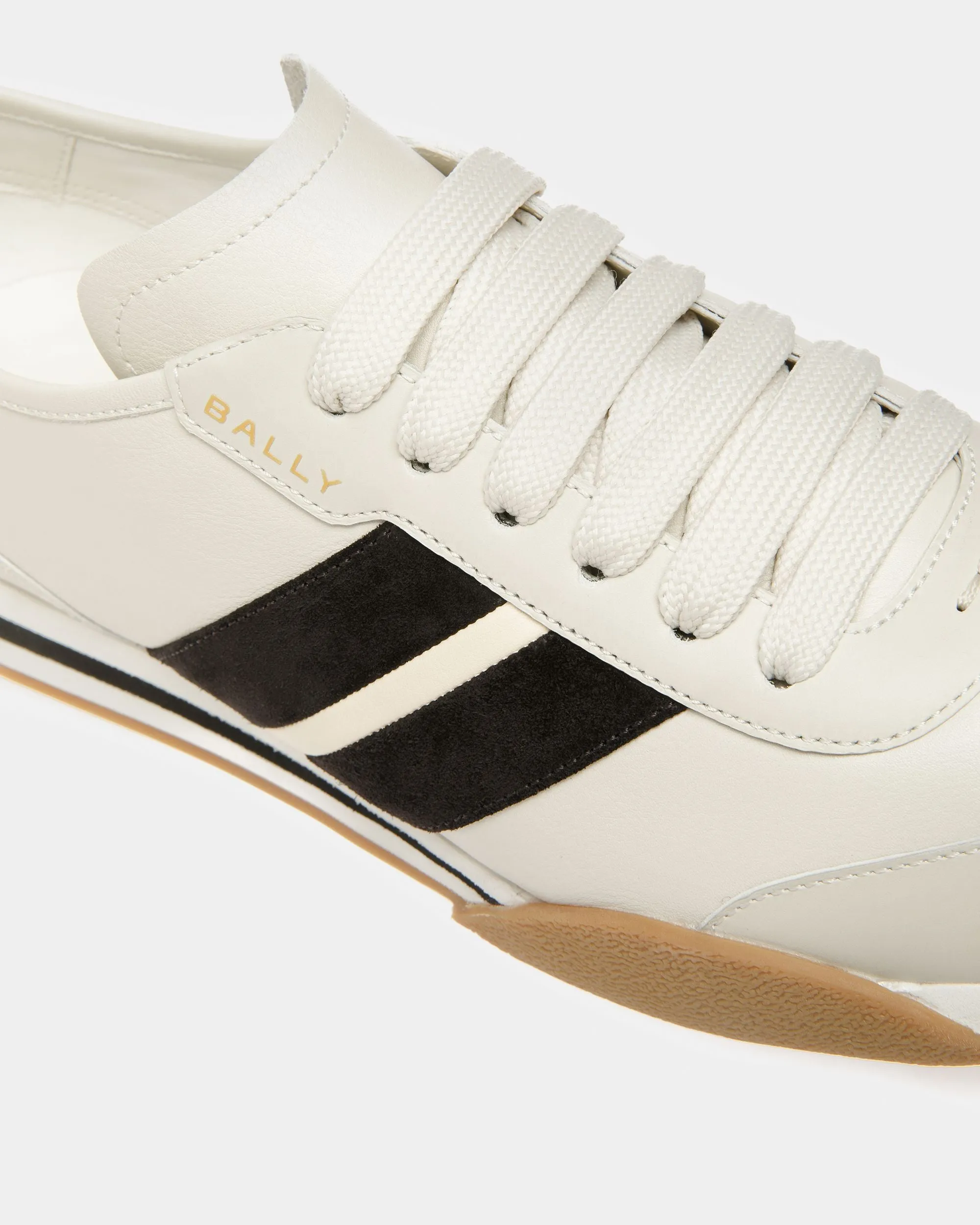 Sussex Sneakers In Dusty White Leather 