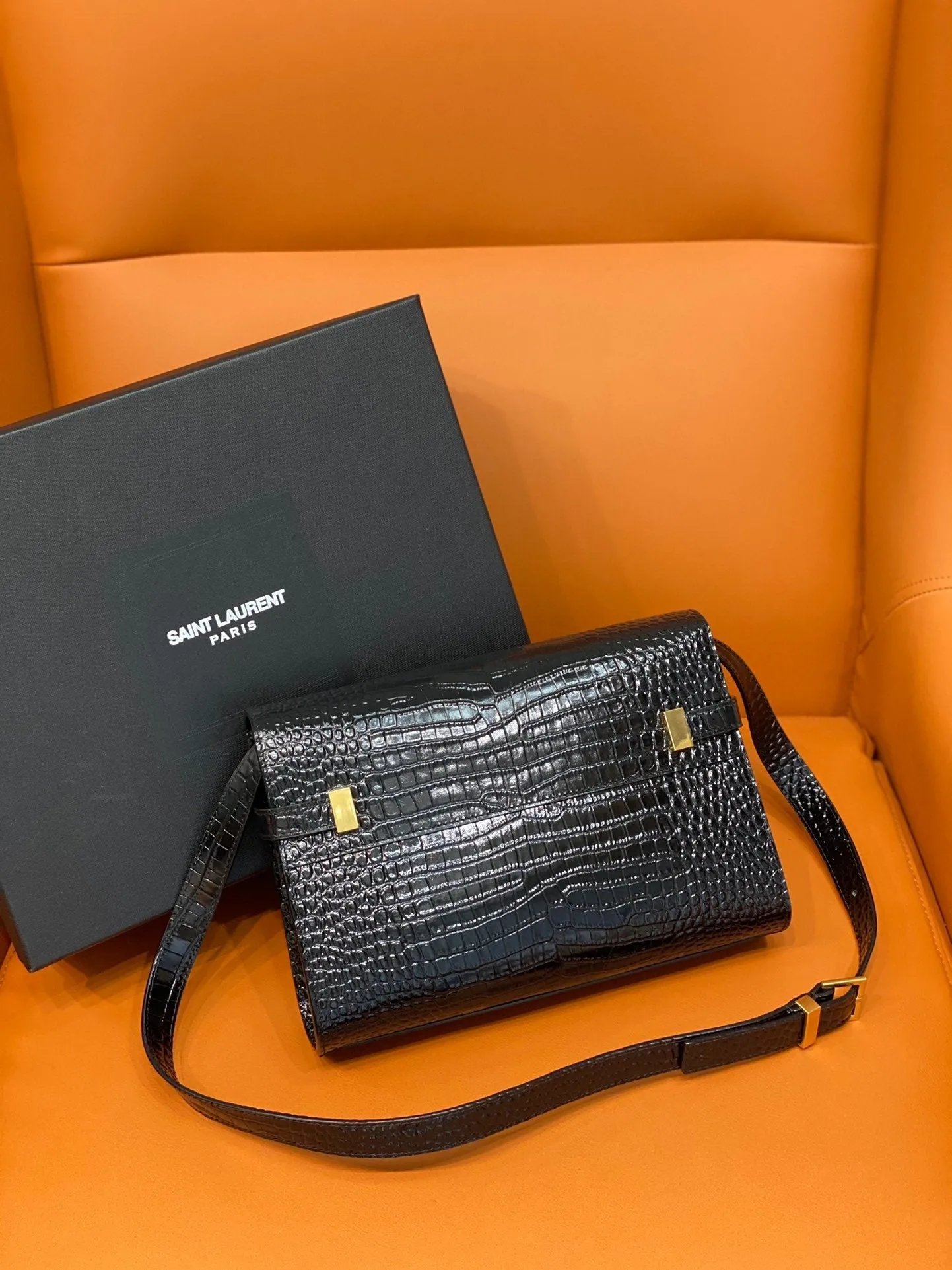 Yves Saint Laurent Manhattan Small Shoulder Bag Black